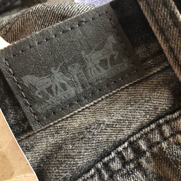 Levi's washed black denim shorts - Picture 7 of 8